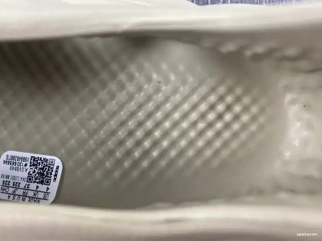 GV6840 Salt Foam RNR Adidas Stone Yeezy 0516